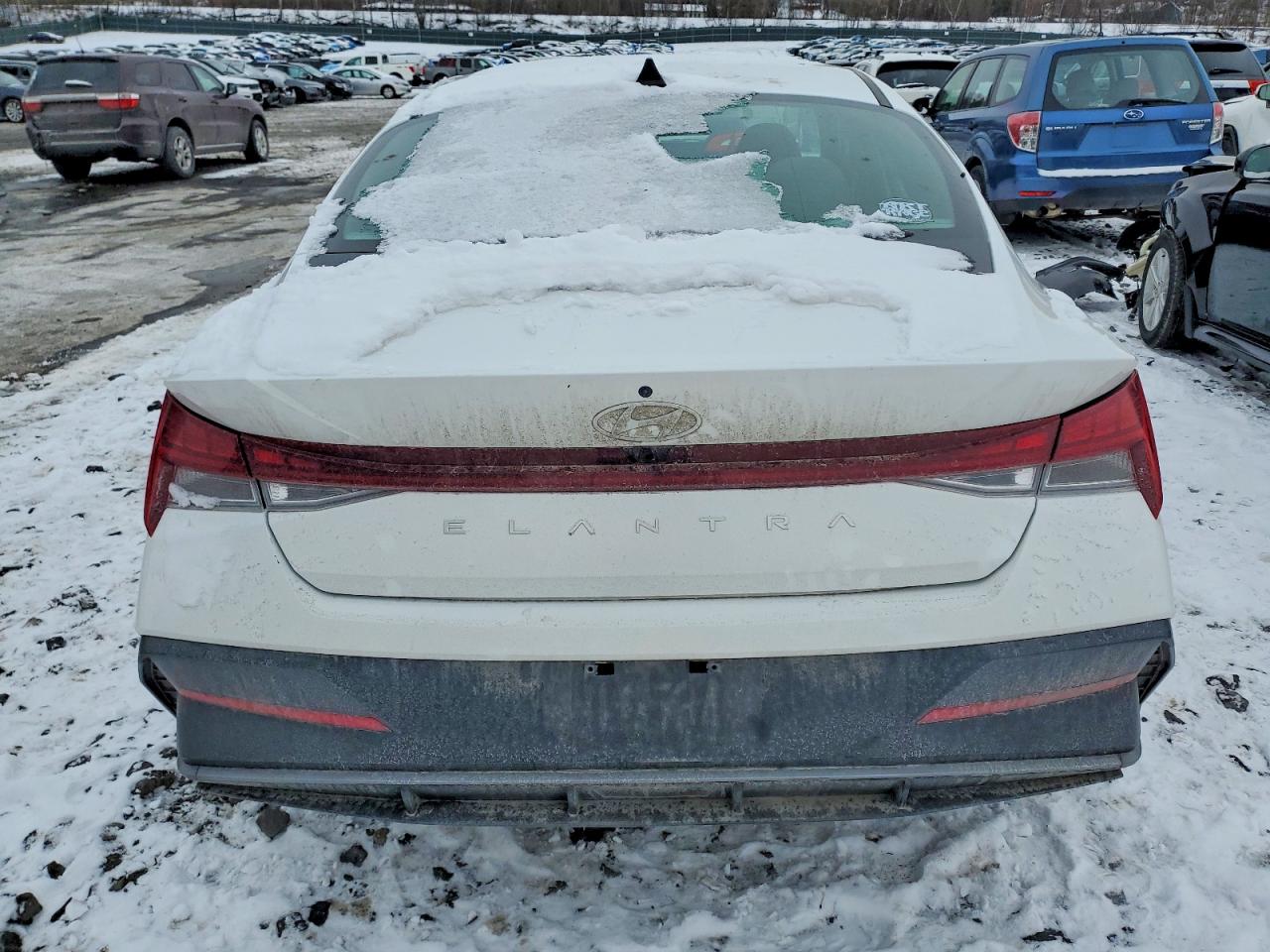 2024 HYUNDAI ELANTRA SEL photo 6