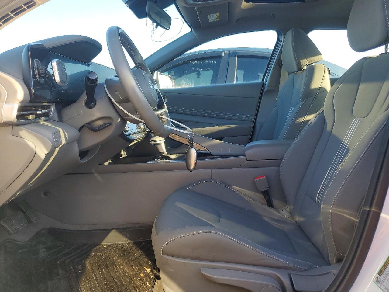 2024 HYUNDAI ELANTRA SEL photo 7