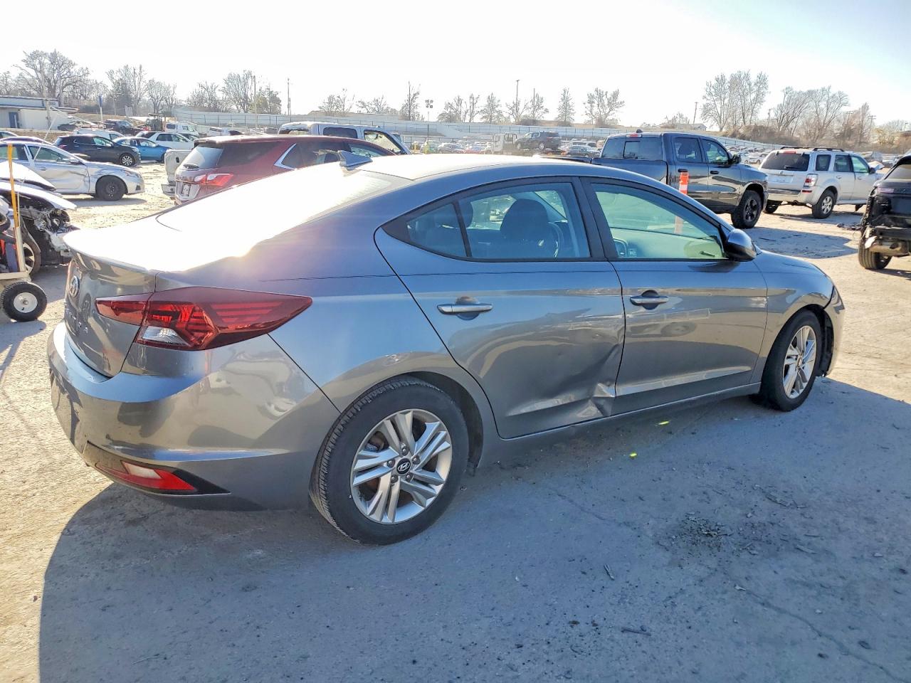 2019 HYUNDAI ELANTRA SEL photo 3
