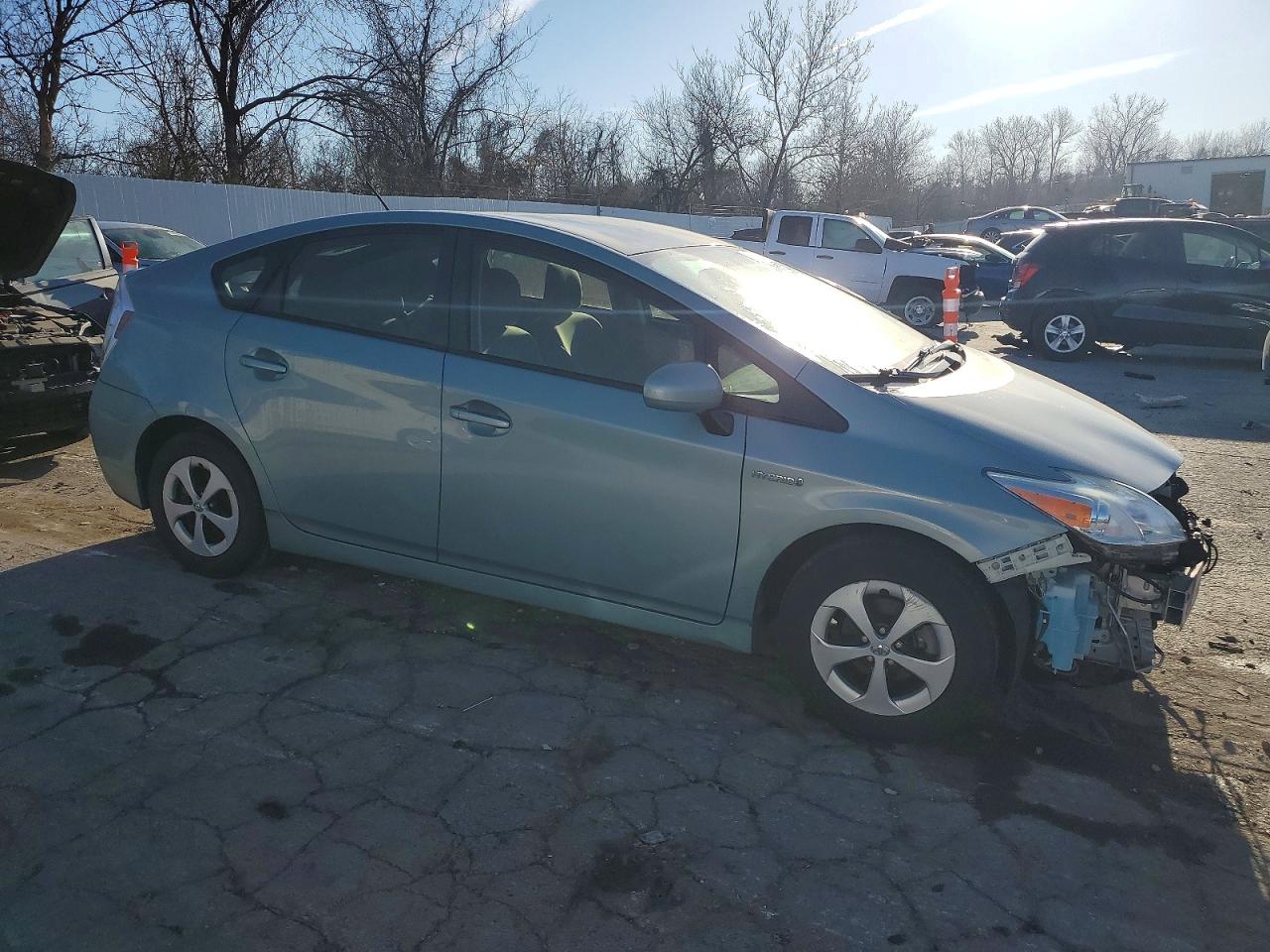 2015 TOYOTA PRIUS photo 4