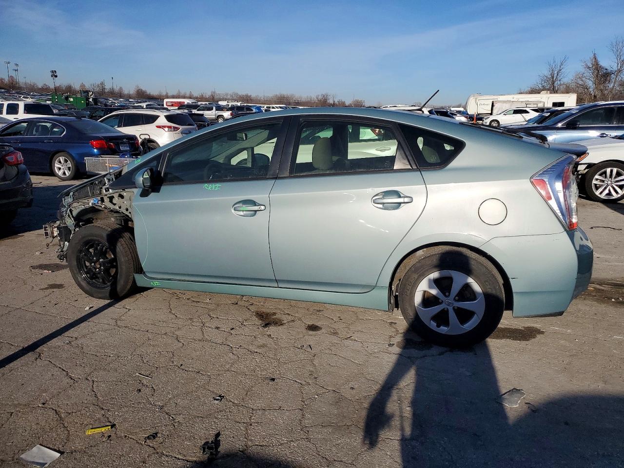2015 TOYOTA PRIUS photo 2