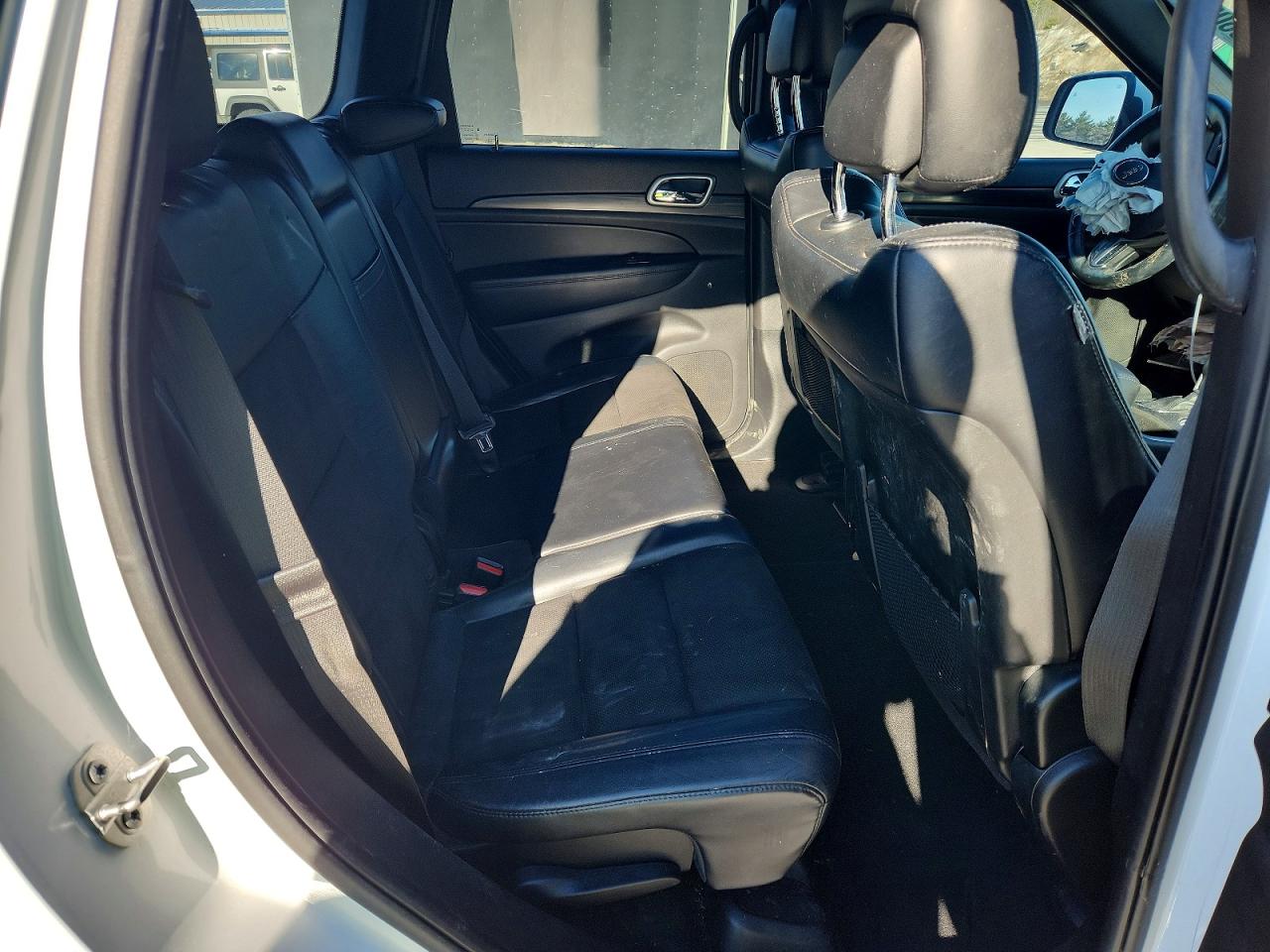 2019 JEEP GRAND CHEROKEE LAREDO photo 10