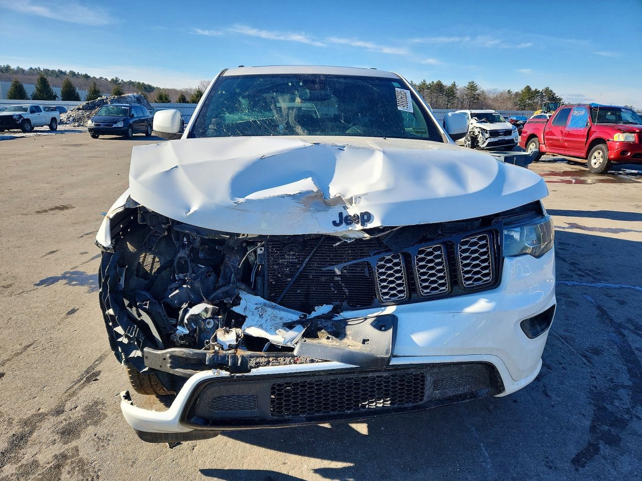 2019 JEEP GRAND CHEROKEE LAREDO photo 5