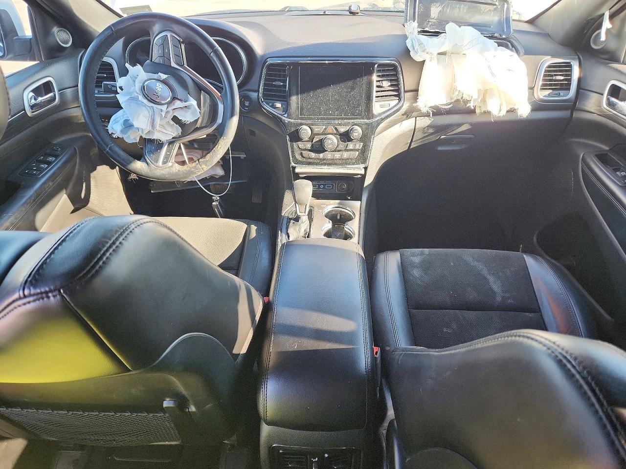 2019 JEEP GRAND CHEROKEE LAREDO photo 8