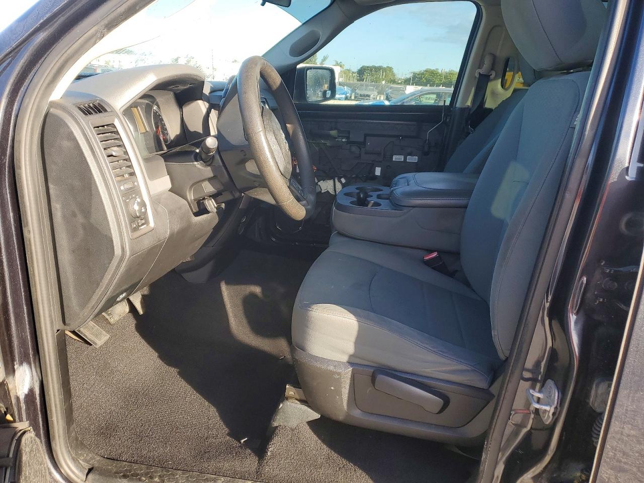 2013 RAM 1500 ST photo 7