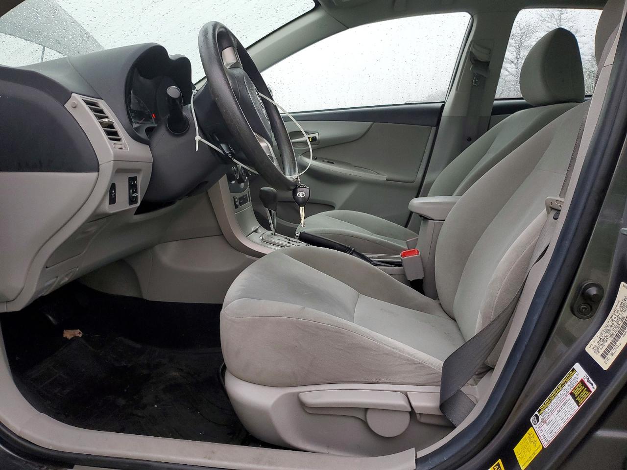 2013 TOYOTA COROLLA BASE photo 7