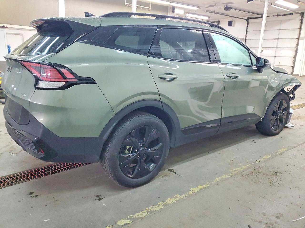2025 KIA SPORTAGE X-LINE photo 3