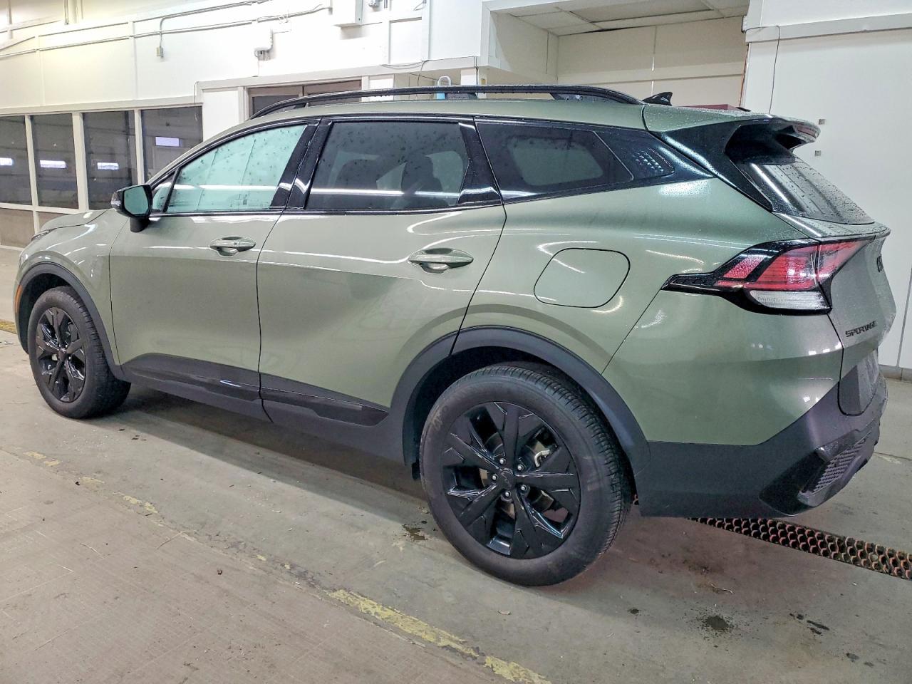 2025 KIA SPORTAGE X-LINE photo 2