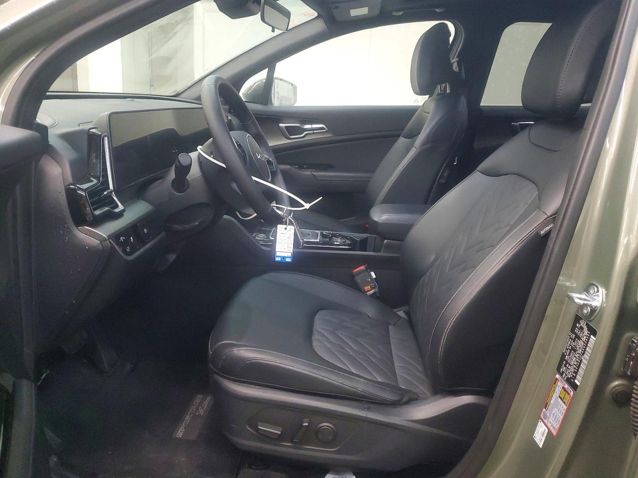 2025 KIA SPORTAGE X-LINE photo 7