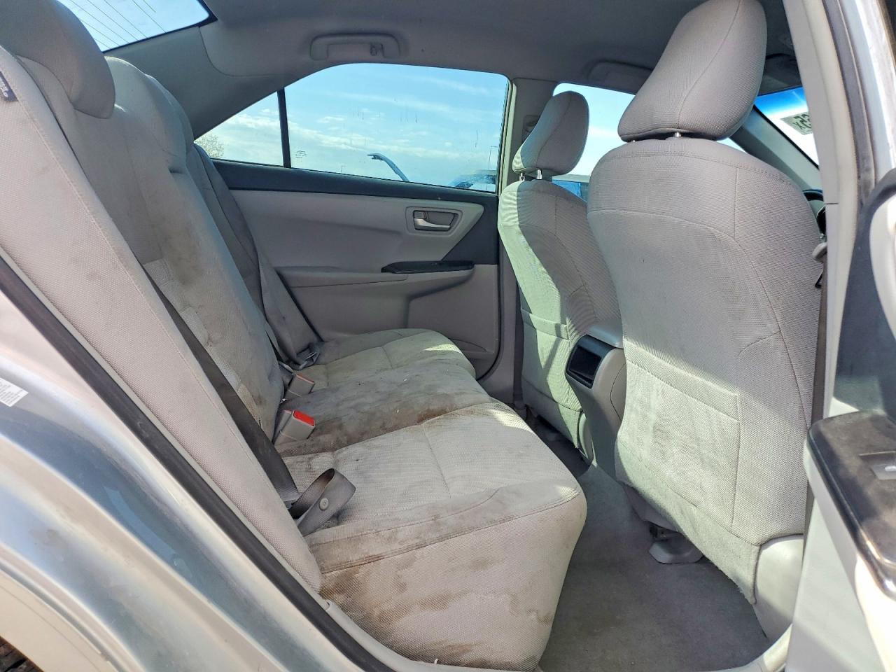 2016 TOYOTA CAMRY LE photo 10