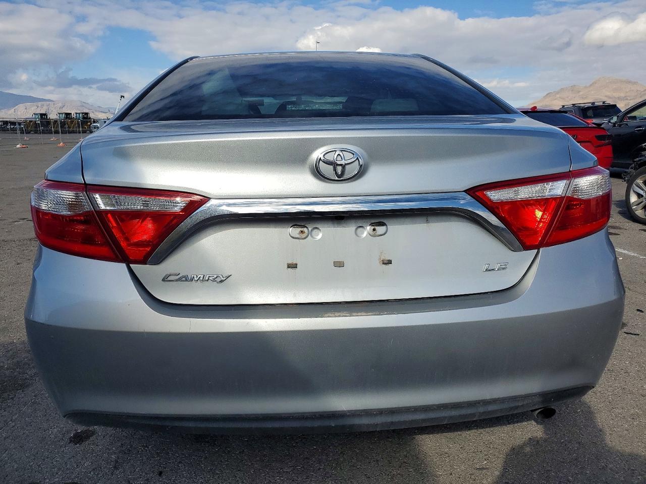 2016 TOYOTA CAMRY LE photo 6