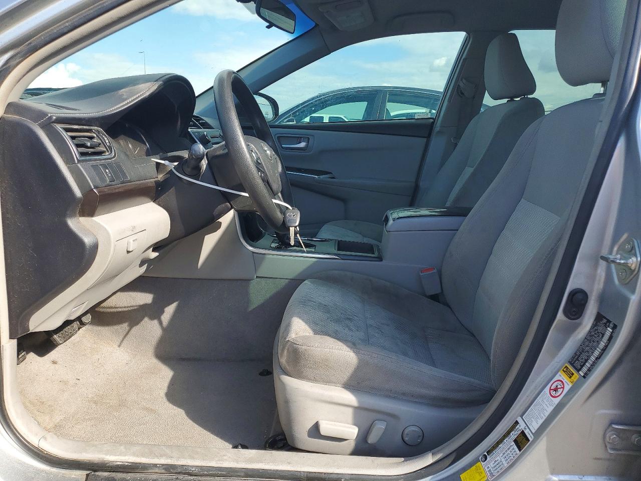 2016 TOYOTA CAMRY LE photo 7