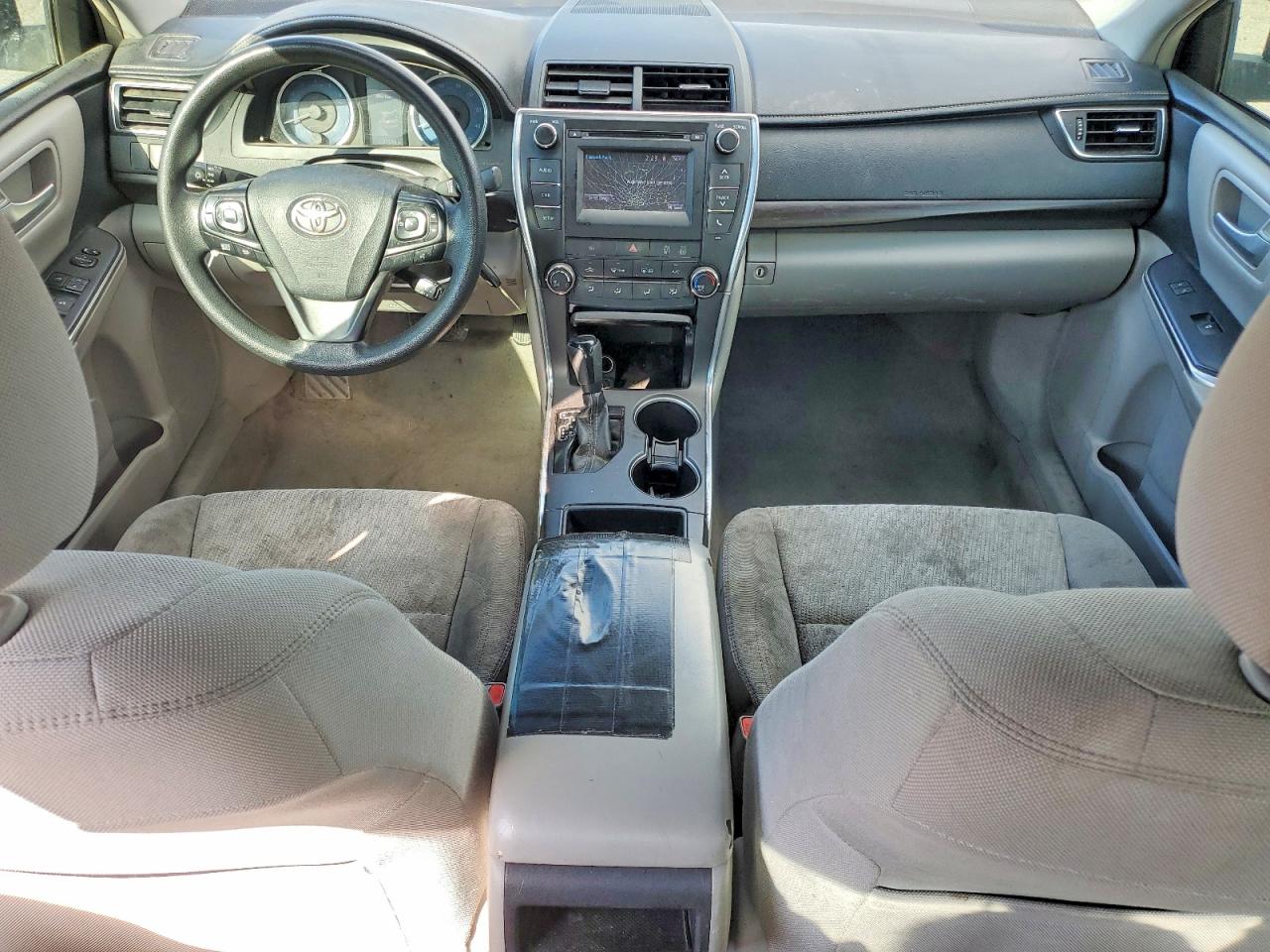 2016 TOYOTA CAMRY LE photo 8