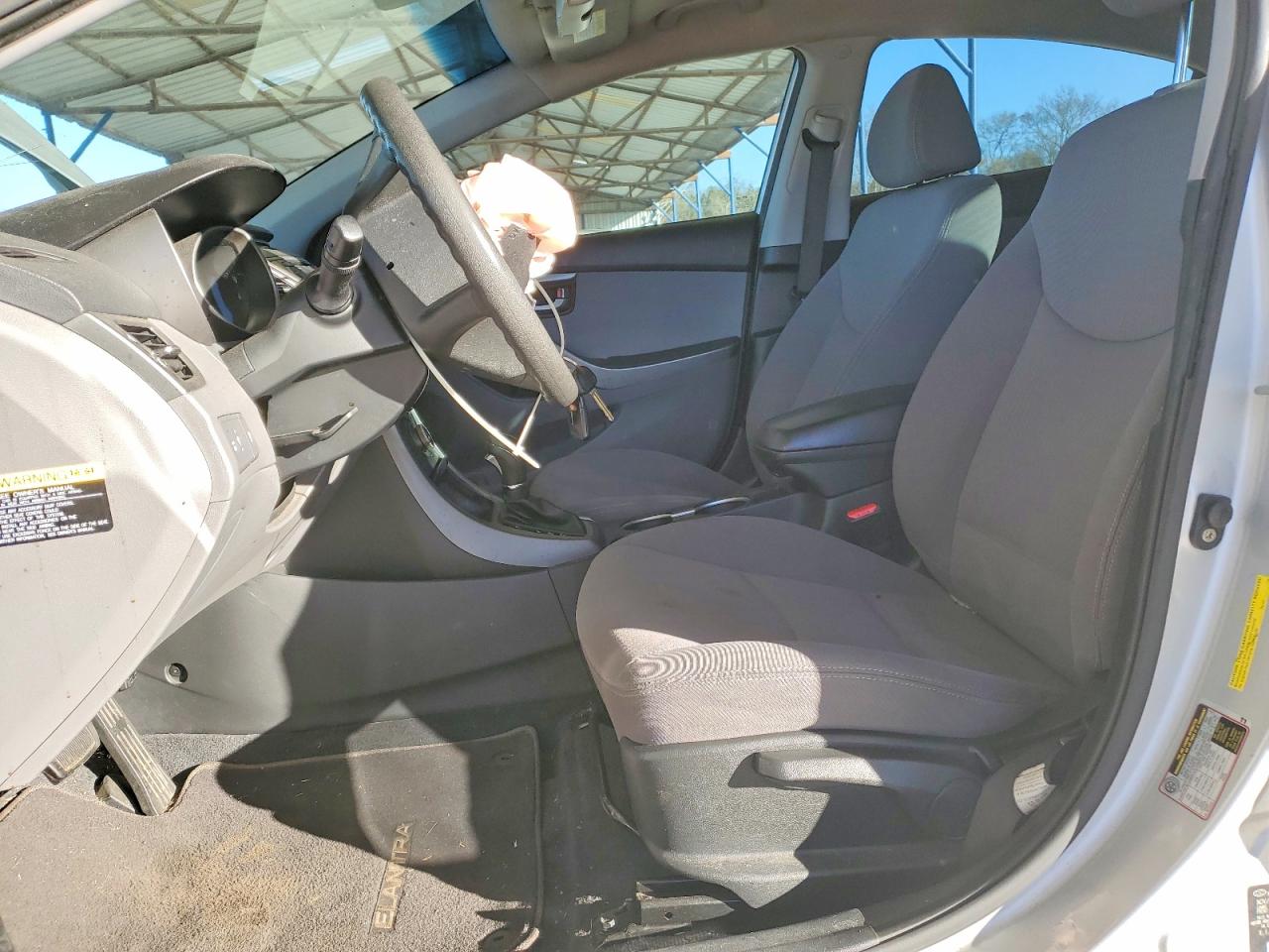 2015 HYUNDAI ELANTRA SE photo 7