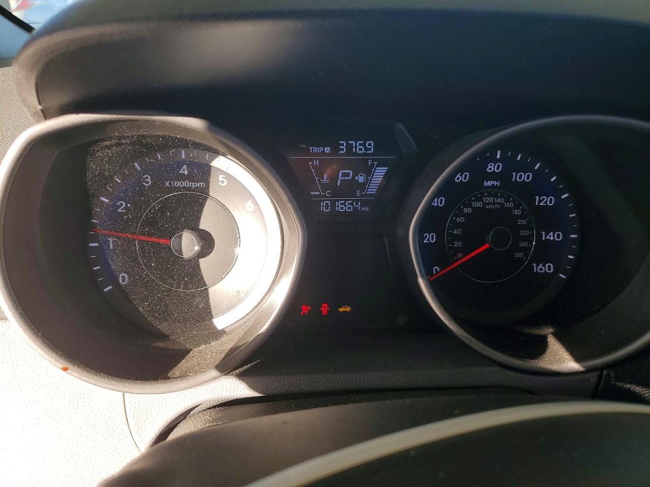 2015 HYUNDAI ELANTRA SE photo 9