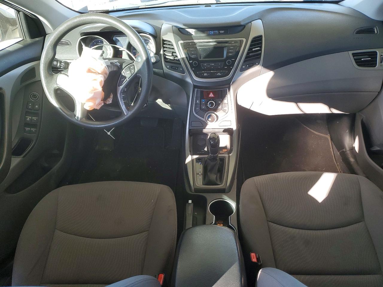 2015 HYUNDAI ELANTRA SE photo 8