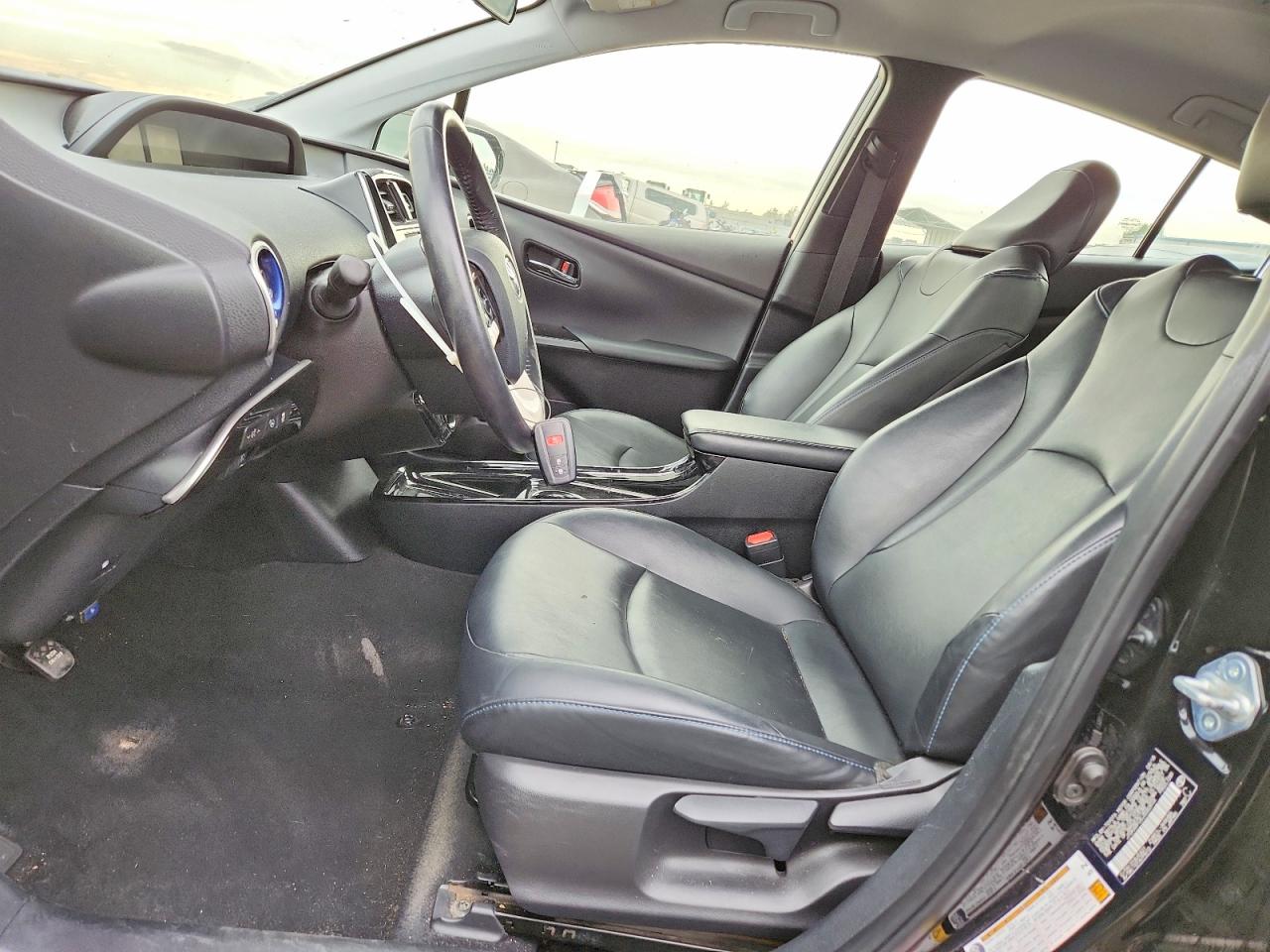 2018 TOYOTA PRIUS photo 7