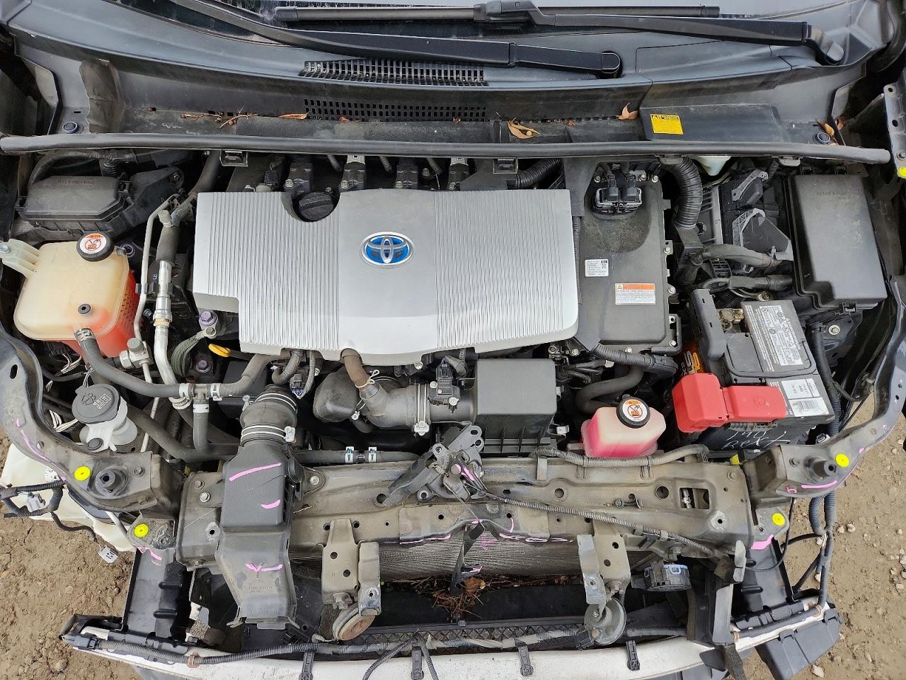 2018 TOYOTA PRIUS photo 11