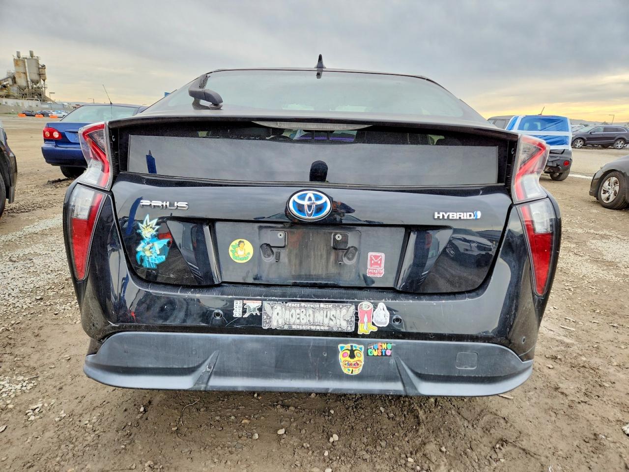 2018 TOYOTA PRIUS photo 6