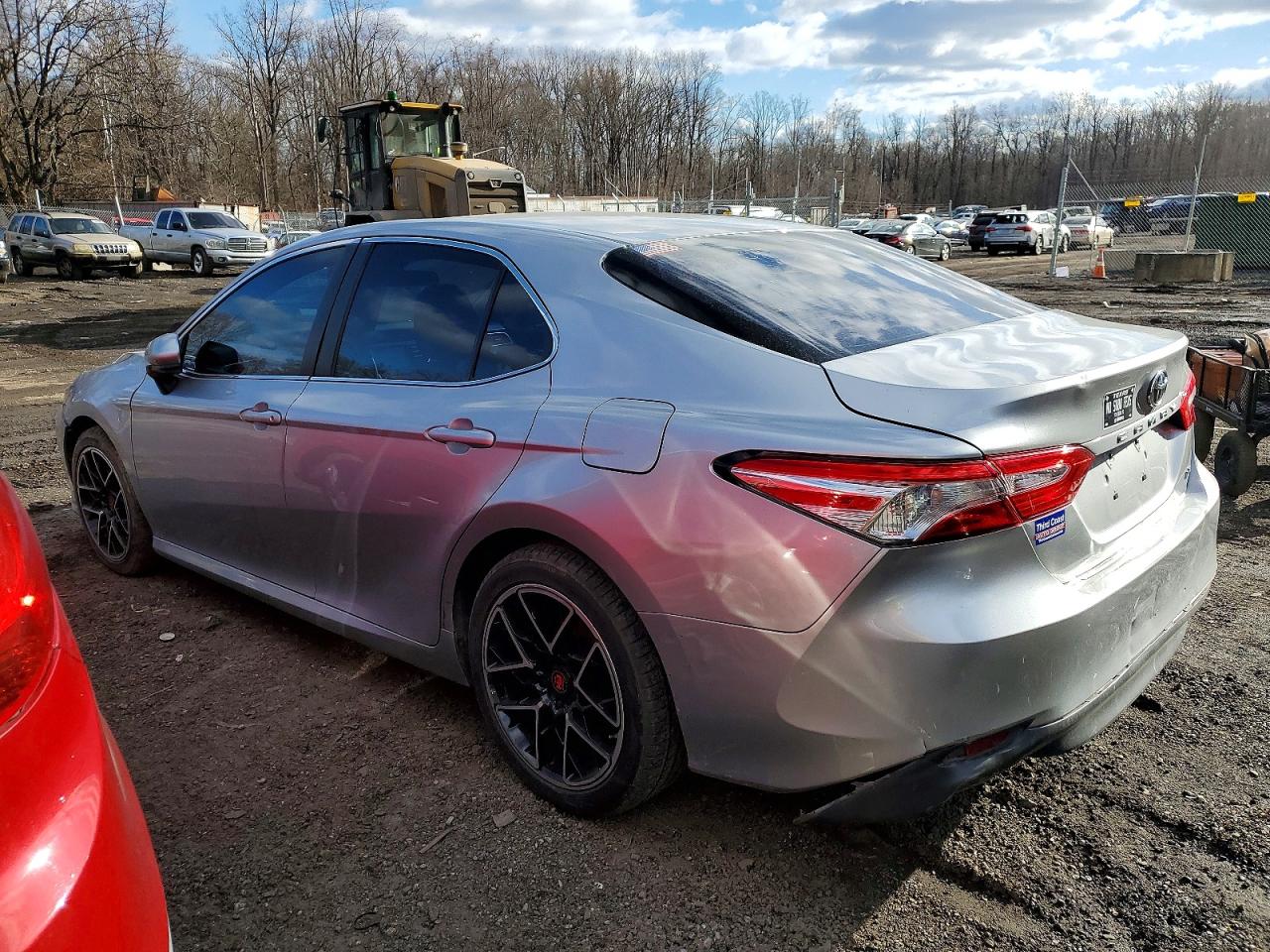 2018 TOYOTA CAMRY L photo 2