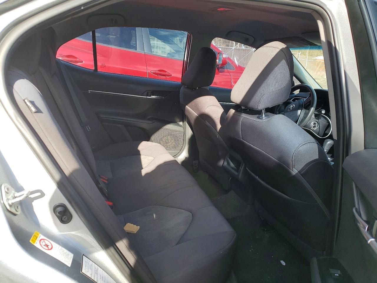 2018 TOYOTA CAMRY L photo 10