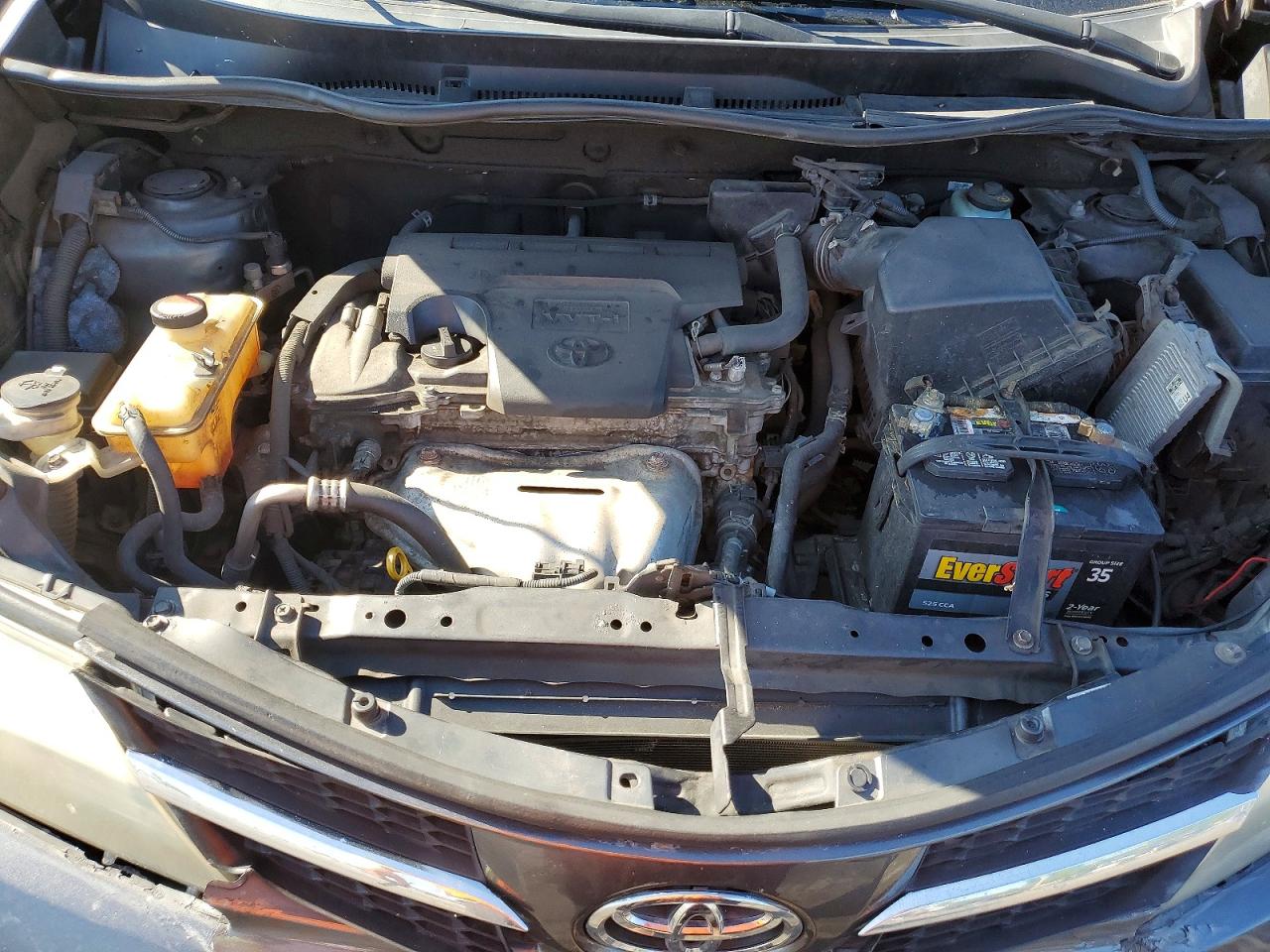 2015 TOYOTA RAV4 XLE photo 12