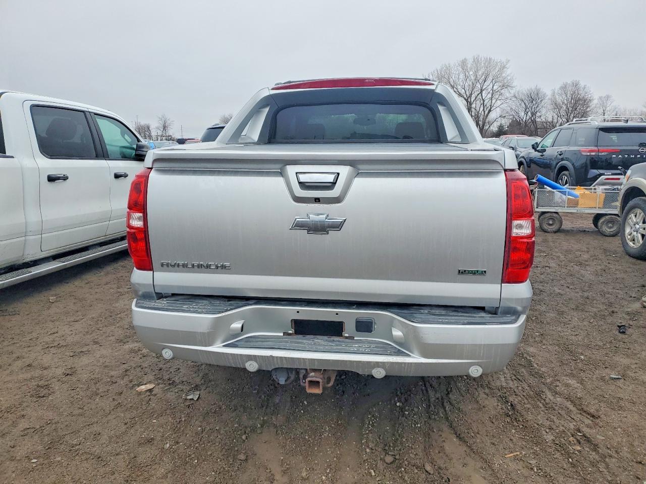 2011 CHEVROLET AVALANCHE LTZ photo 6