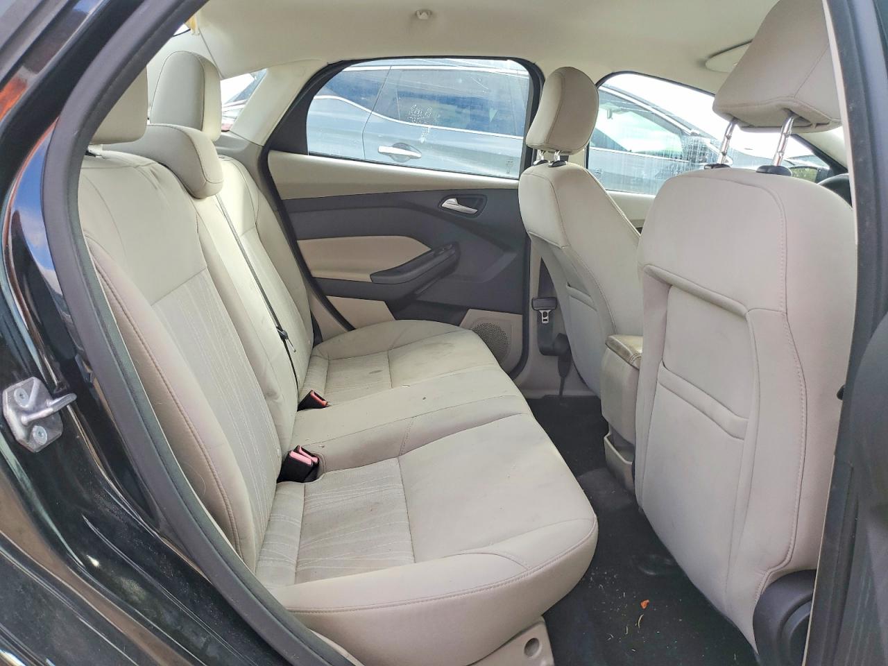 2015 FORD FOCUS SE photo 10