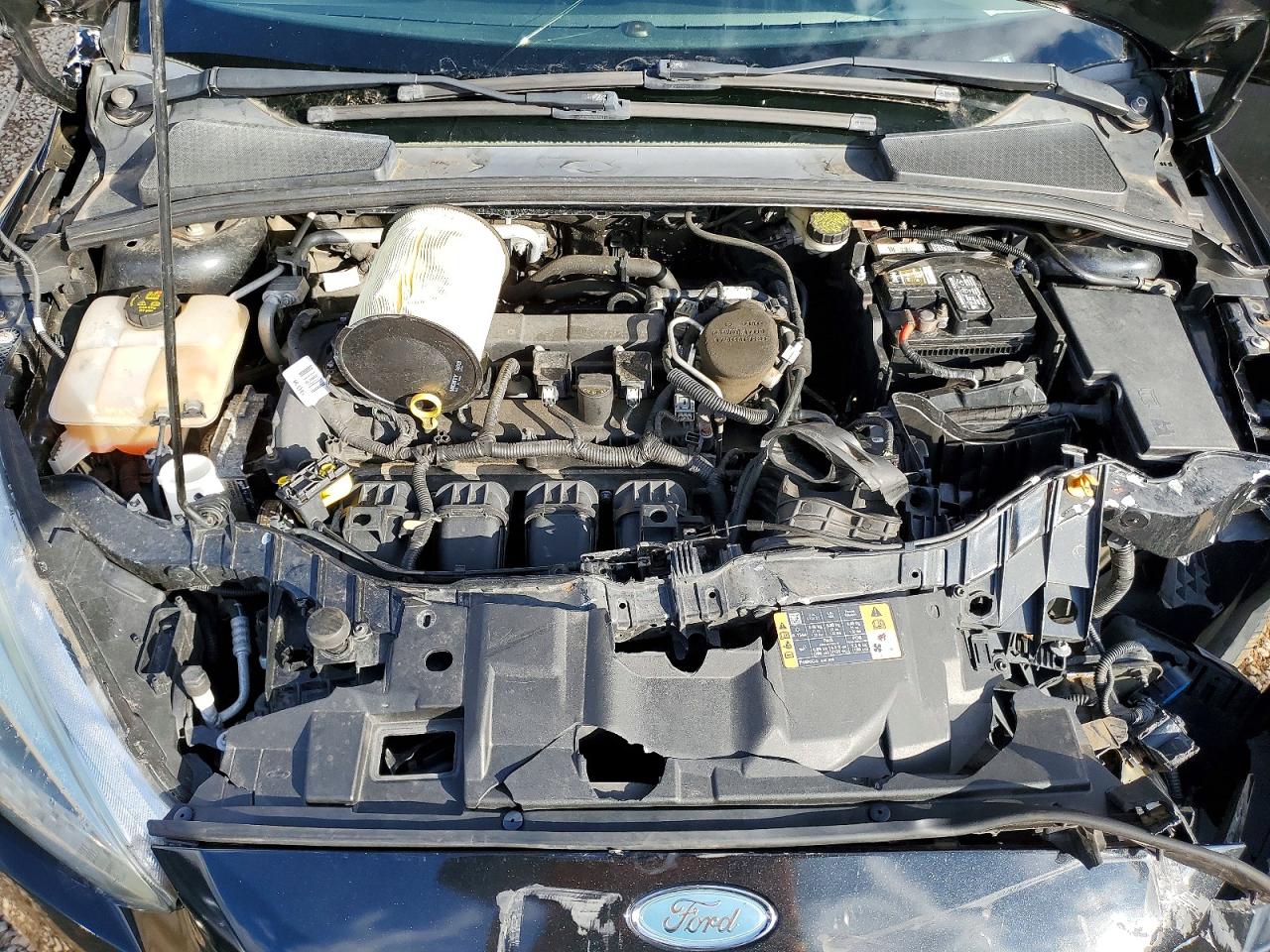 2015 FORD FOCUS SE photo 11