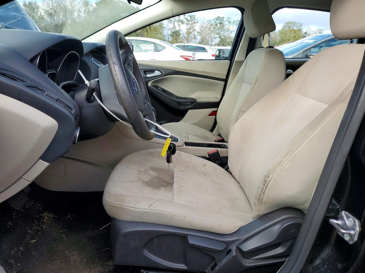 2015 FORD FOCUS SE photo 7