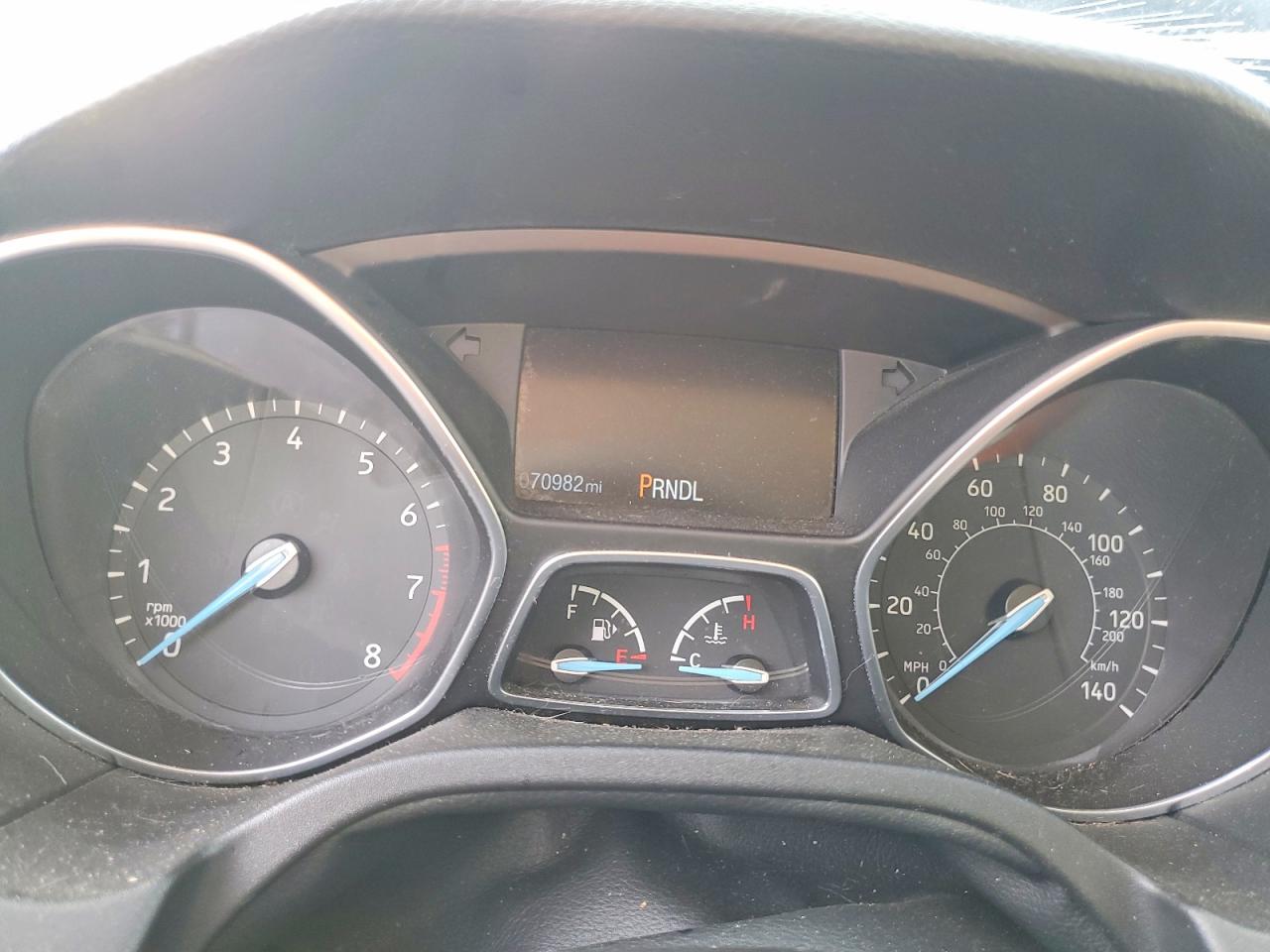 2015 FORD FOCUS SE photo 9