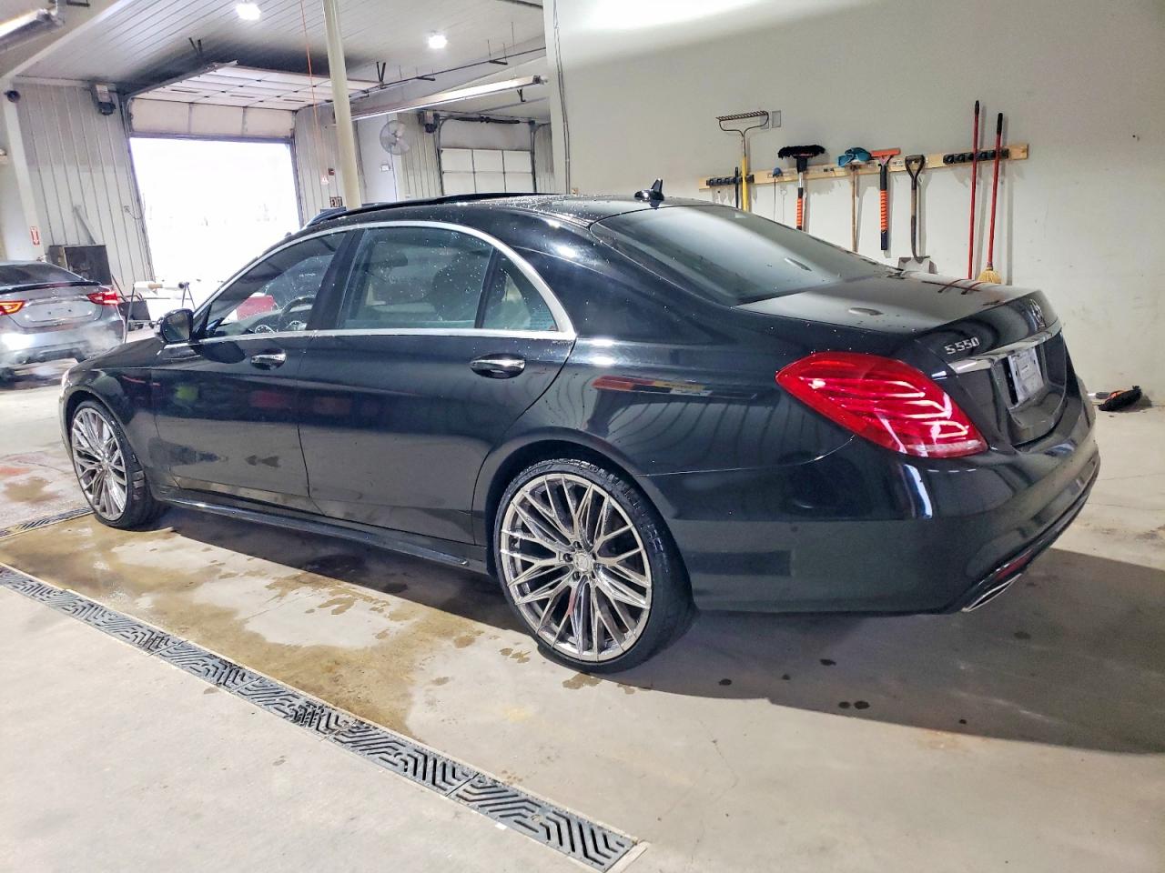 2015 MERCEDES-BENZ S 550 photo 2