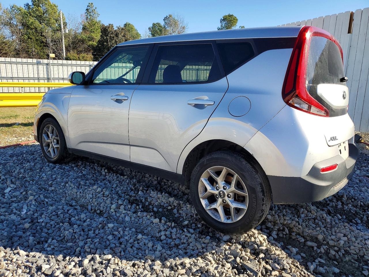 2021 KIA SOUL LX photo 2