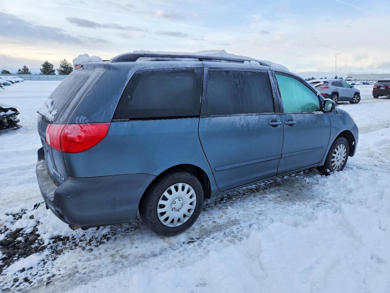 2007 TOYOTA SIENNA CE photo 3