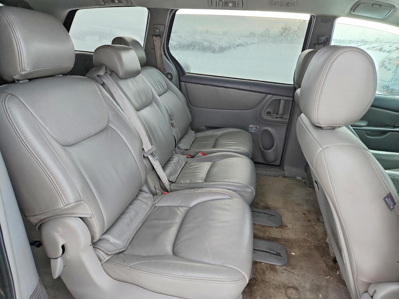 2007 TOYOTA SIENNA CE photo 11