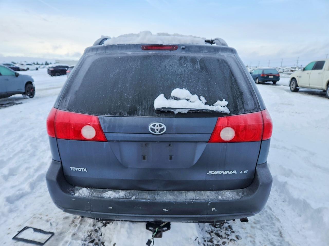 2007 TOYOTA SIENNA CE photo 6