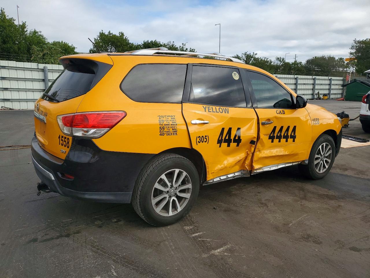 2013 NISSAN PATHFINDER S photo 3