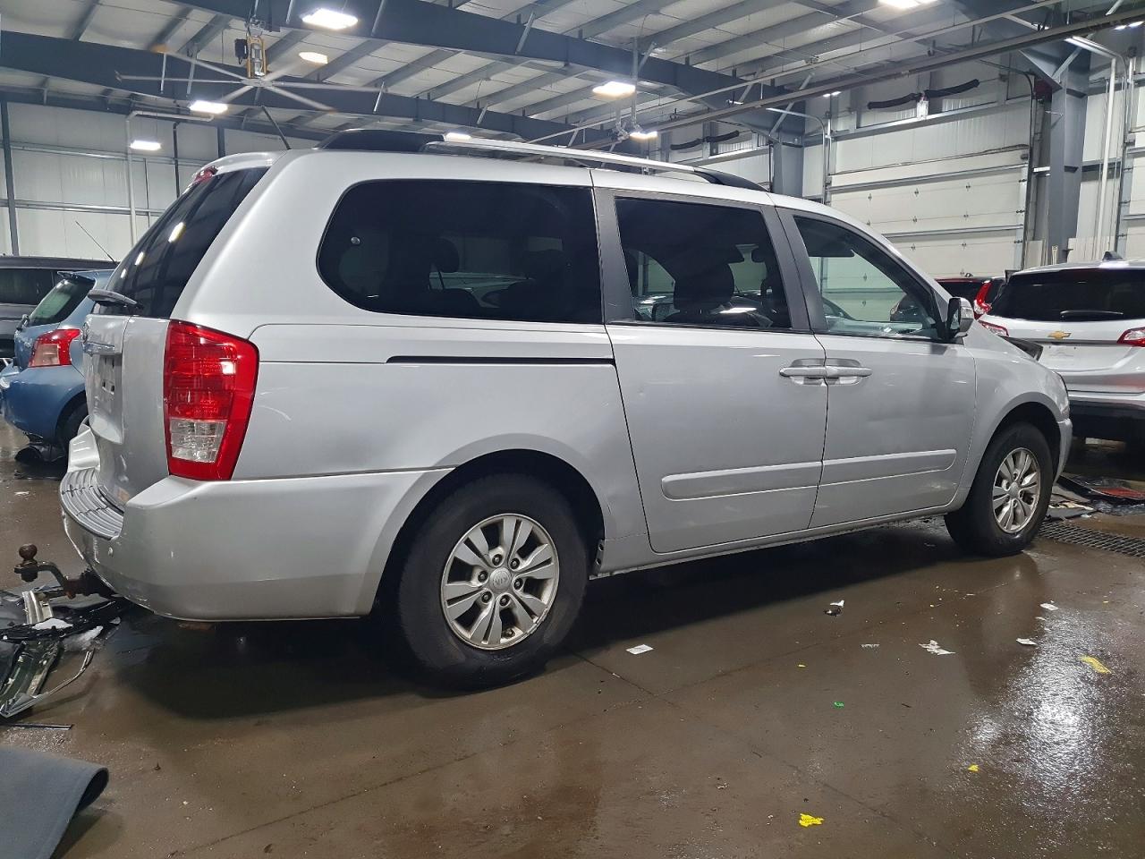 2012 KIA SEDONA LX photo 3