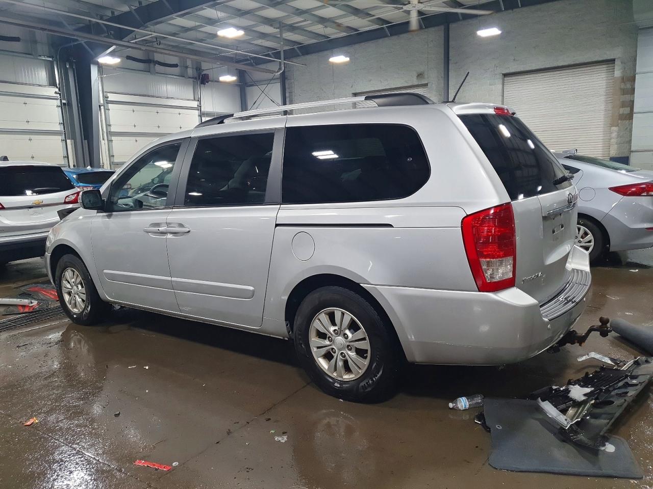 2012 KIA SEDONA LX photo 2