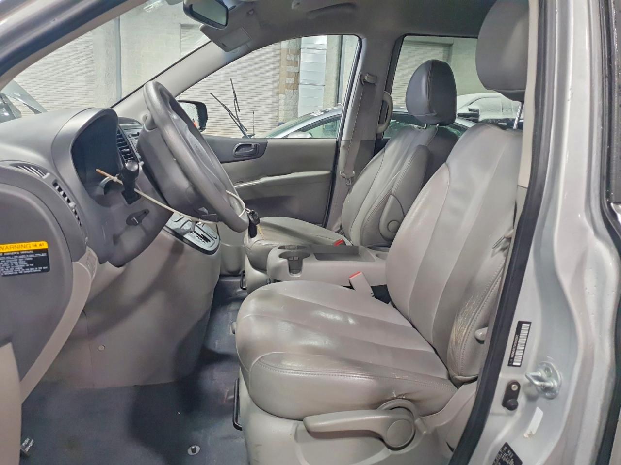 2012 KIA SEDONA LX photo 7