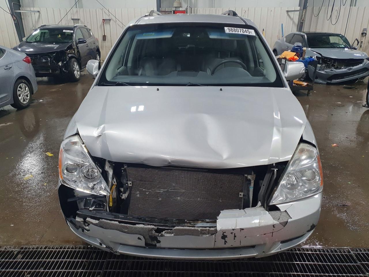 2012 KIA SEDONA LX photo 5