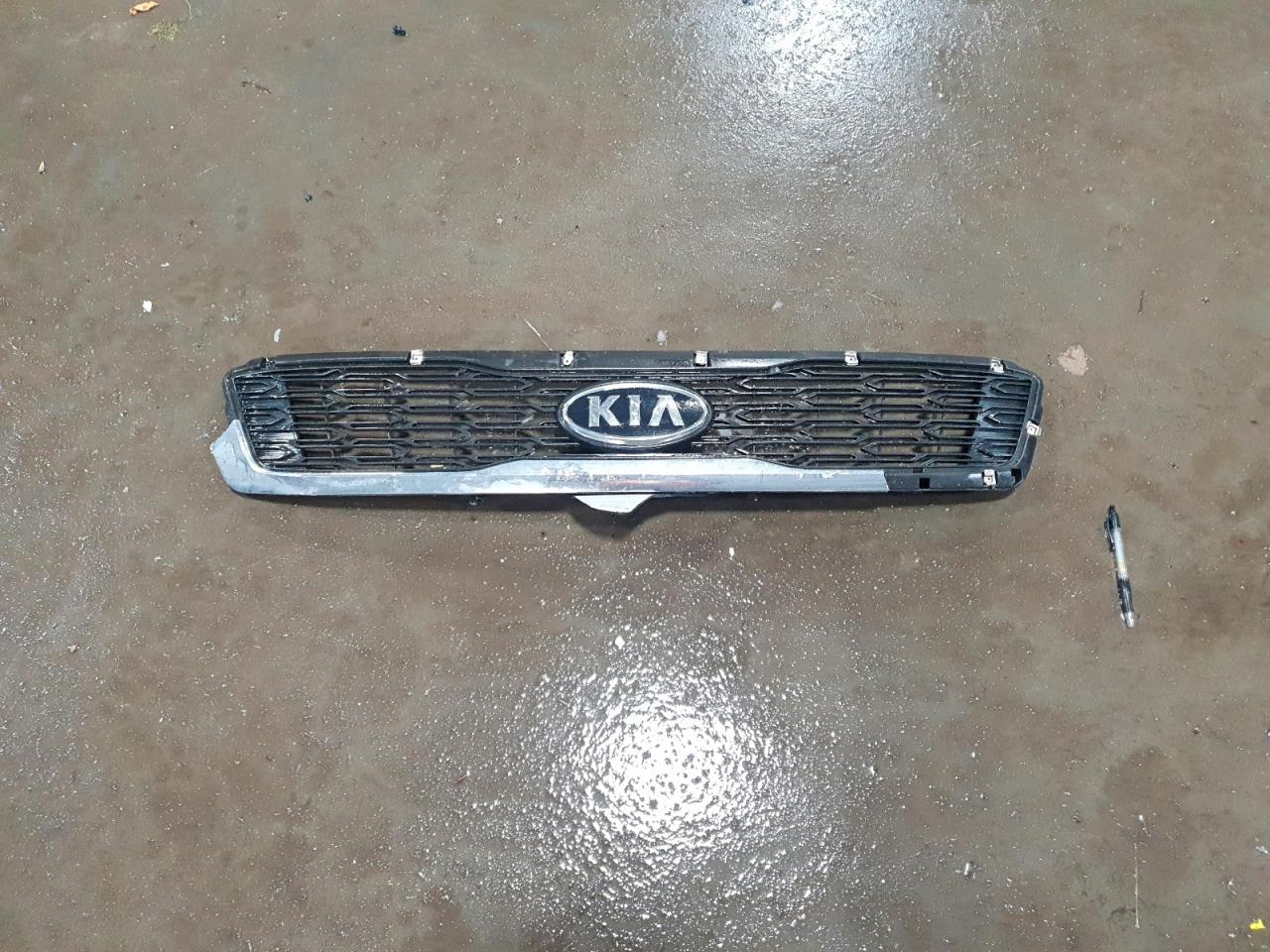 2012 KIA SEDONA LX photo 13
