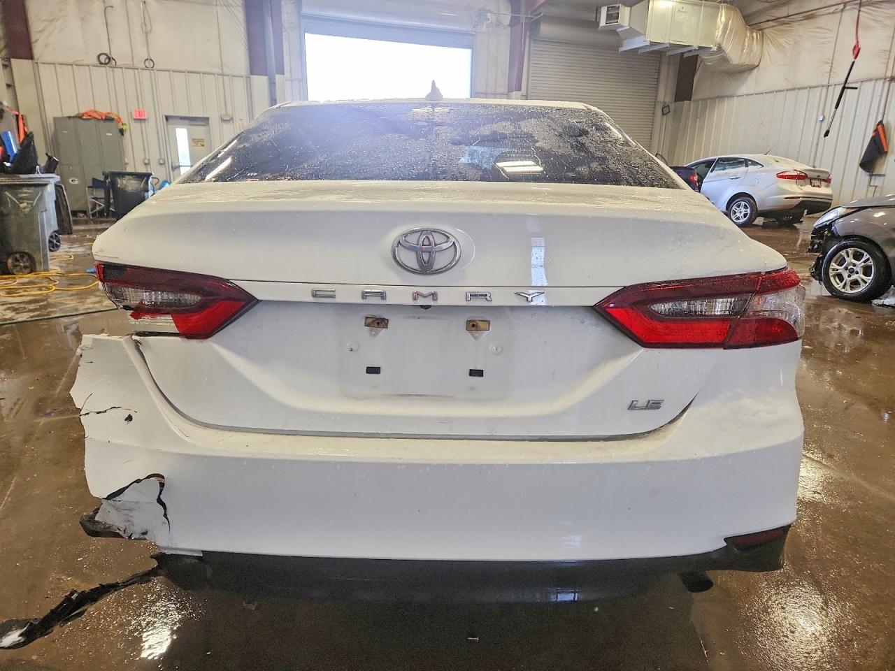 2022 TOYOTA CAMRY LE photo 6