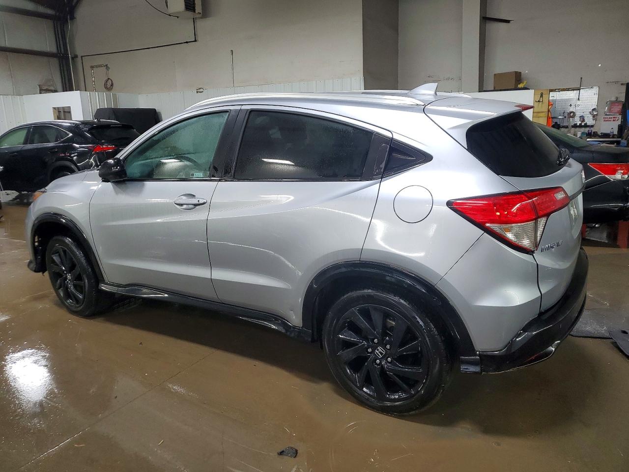 2021 HONDA HR-V SPORT photo 2
