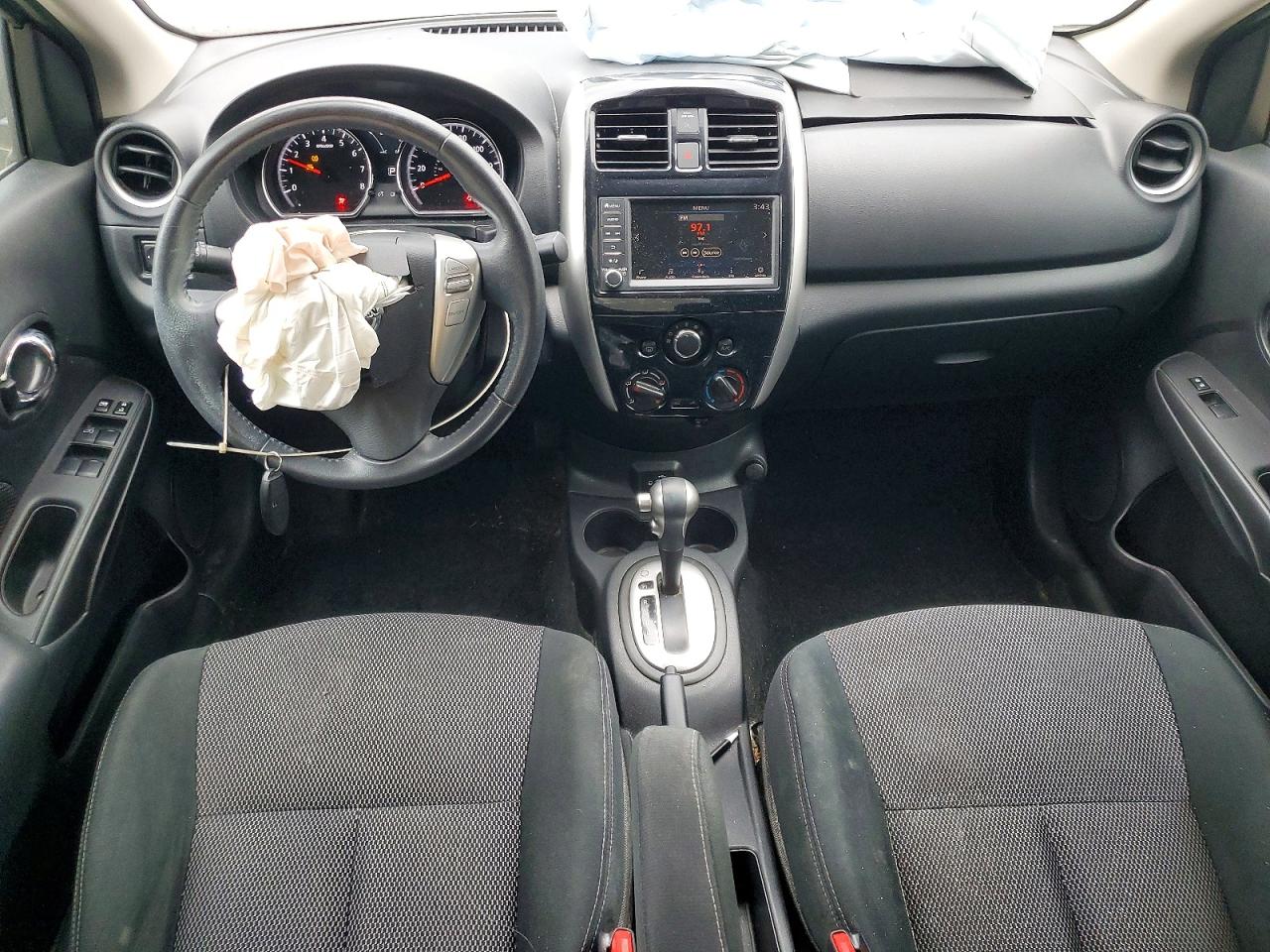 2019 NISSAN VERSA S photo 8