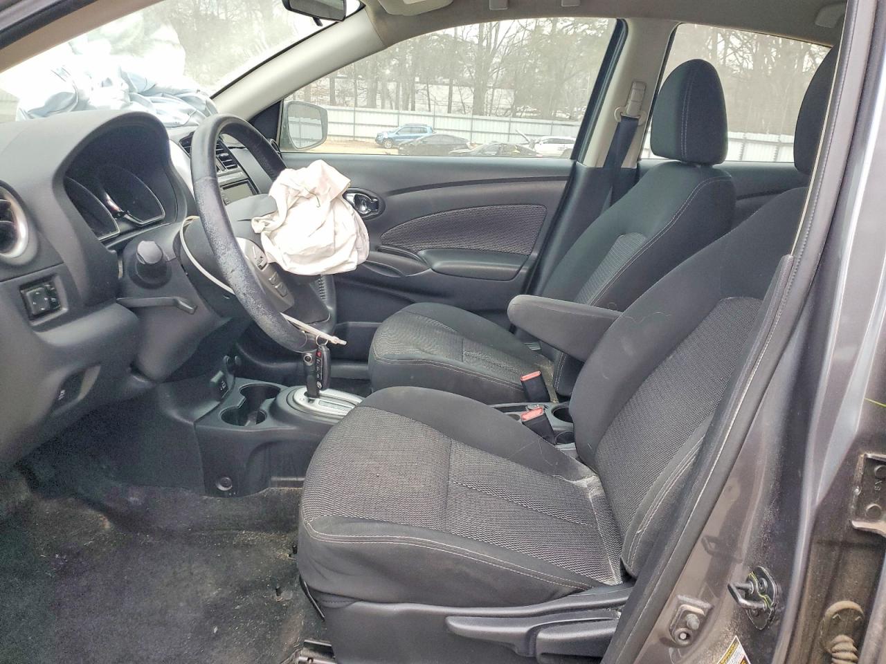 2019 NISSAN VERSA S photo 7