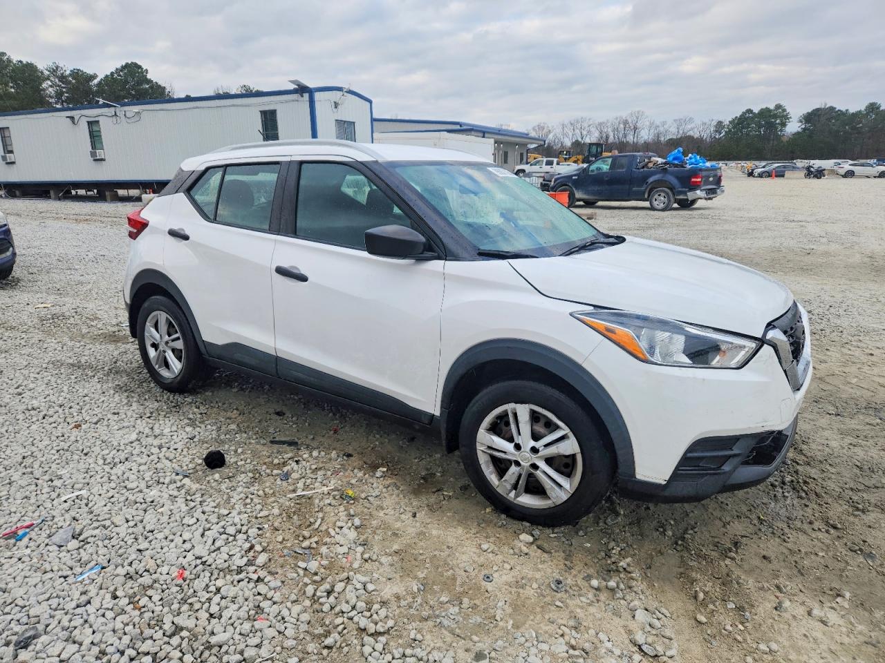 2019 NISSAN KICKS S photo 4