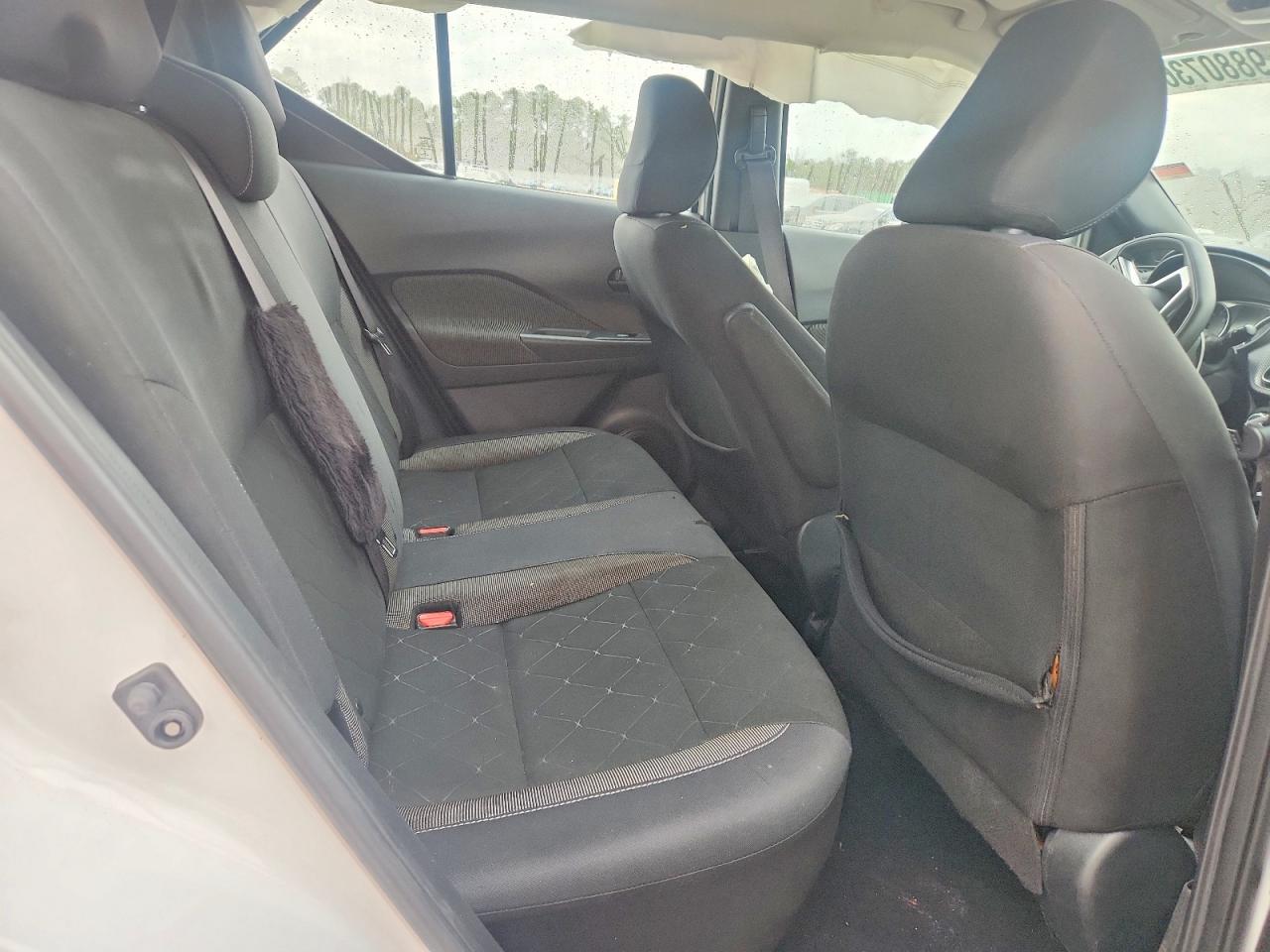 2019 NISSAN KICKS S photo 11