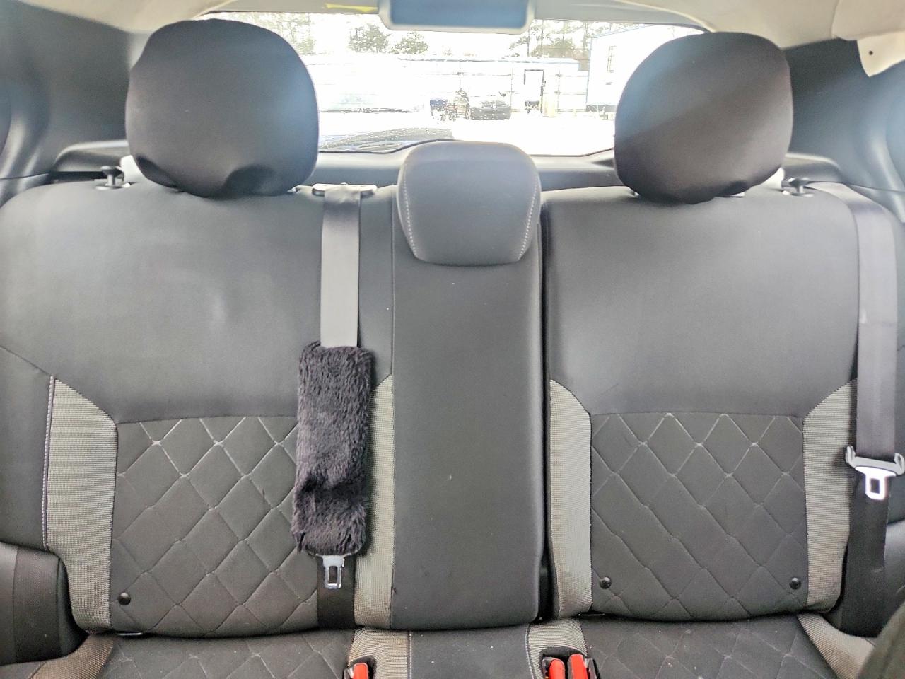 2019 NISSAN KICKS S photo 10