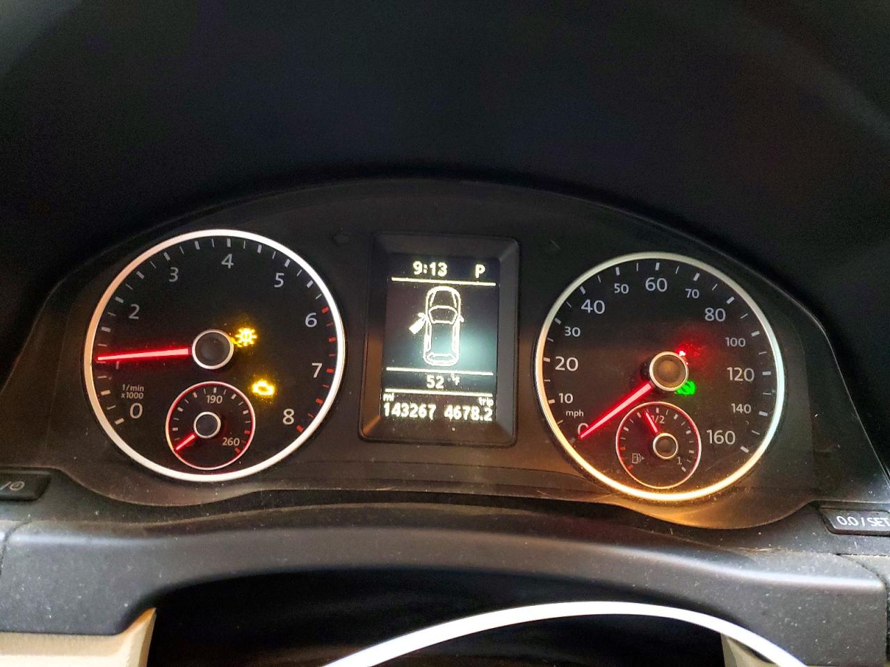 2013 VOLKSWAGEN TIGUAN S photo 9